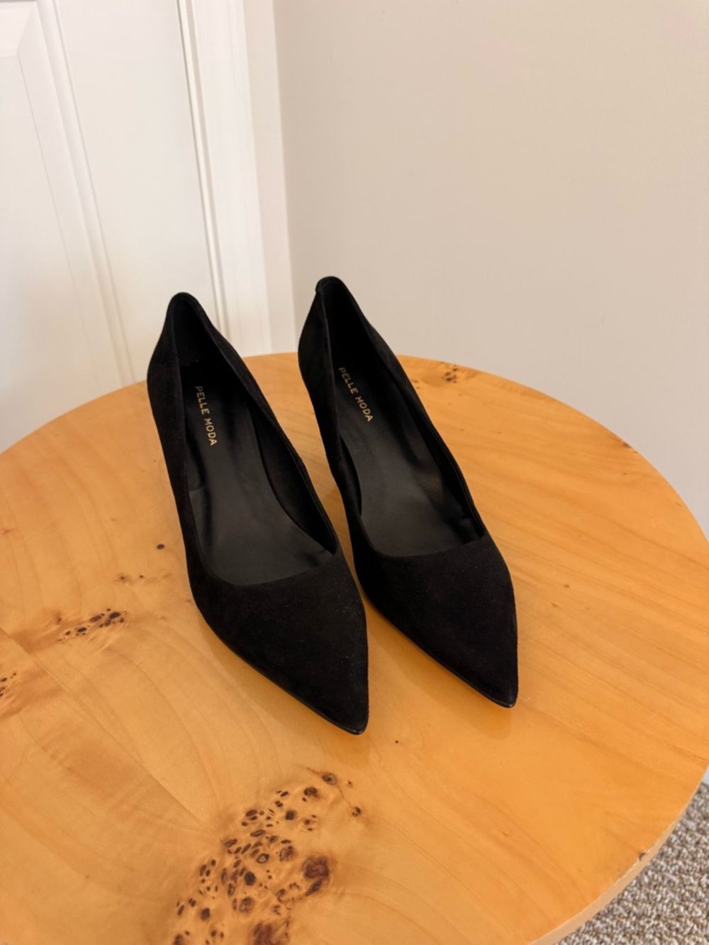 Pelle Moda Black Pointed Toe Suede Pumps